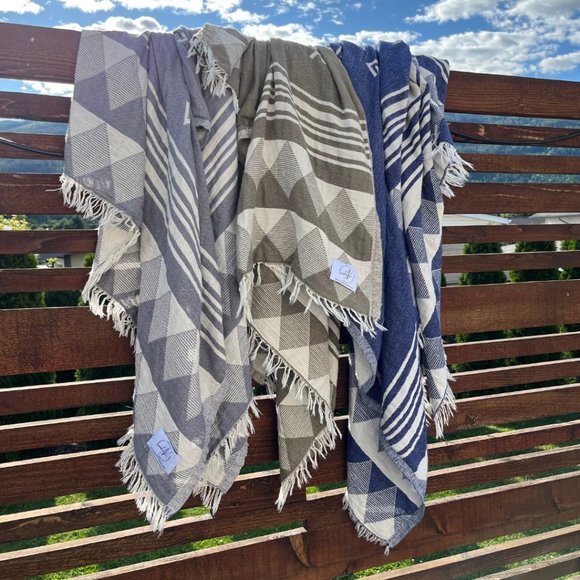 The Bestie Beach Towel - Picture 3 of 5